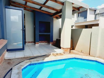 Duplex For Sale in Waterkloof East, Rustenburg