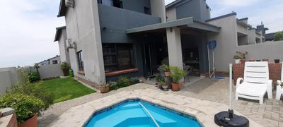 Duplex For Sale in Waterkloof East, Rustenburg